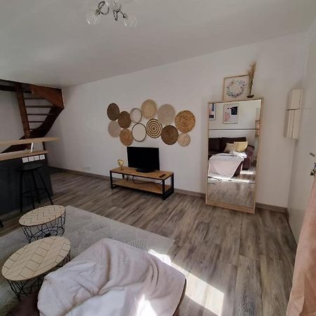 Duplex 40M2 Cocooning Coeur De Ville Avec Parking Neauphle-le-Château Exterior photo