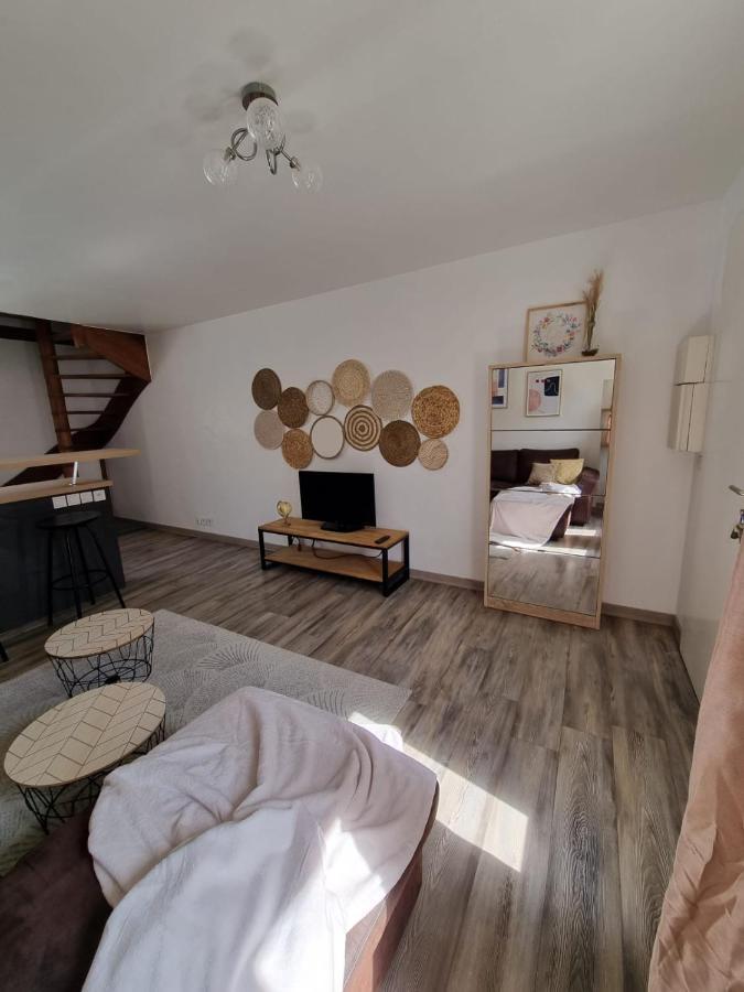 Duplex 40M2 Cocooning Coeur De Ville Avec Parking Neauphle-le-Château Exterior photo